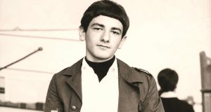 Na današnji dan 1955. u Mostaru rođen je dječak koji će postati jedna od najvećih muzičkih zvijezda regiona: Prepoznajete li ga?(FOTO)