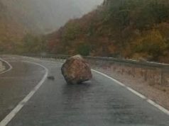 Nevrijeme izazvalo probleme kod Jablanice: Odron na magistralnoj cesti prema Blidinju, kamenje završilo na kolovozu (FOTO)