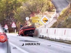 Teška saobraćajna nesreća u Hercegovini: Automobil završio na krovu, okolnosti nesreće još nisu poznate